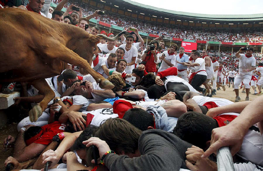 西亚卡姆回归赛场，回归赛场首场状态亮眼，公牛观众沸腾！